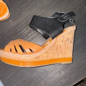 DV by Dolce Vita Jaslyn Two Tone Black Brown Cork 
Wedge Sandal Size 7.5